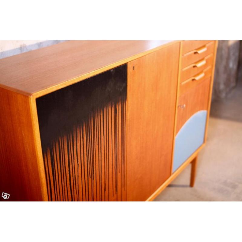 Eames stolar, vintage sideboard, retro möbler