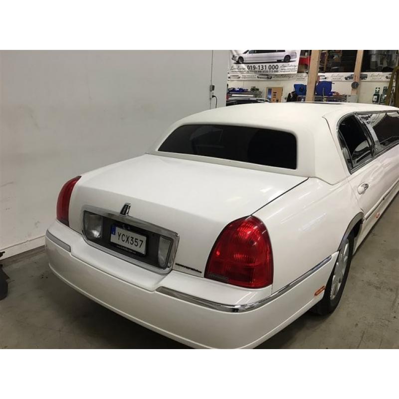 Lincoln Town Car Limo Stretch Limousine -04