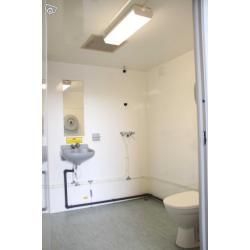 Toalett/duschvagn, handikappanpassad uthyres